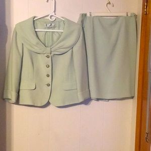 Two piece suit fully lined and in good condition